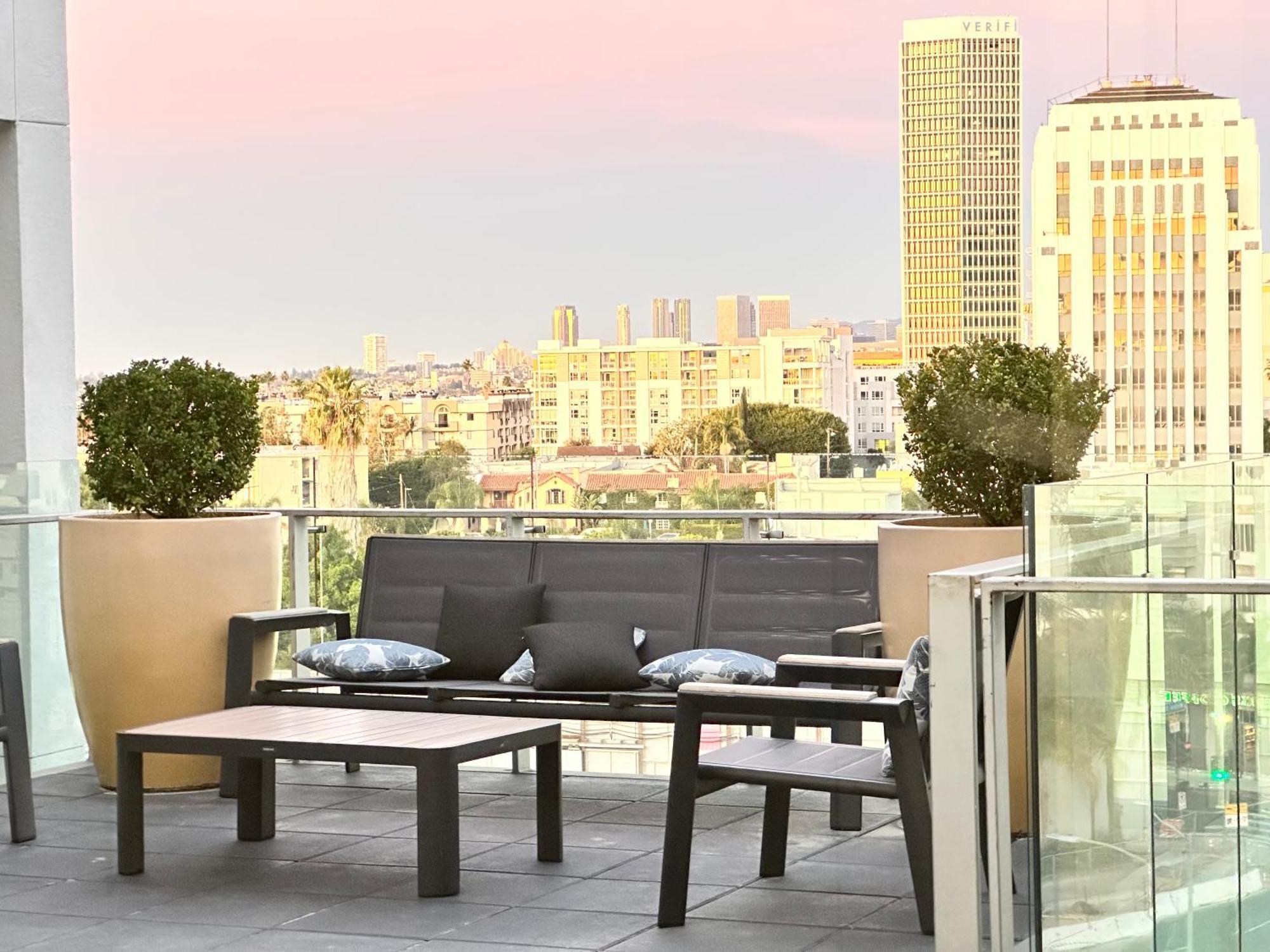 Creative 2 Levels Penthouse Apartment Los Angeles Exterior photo